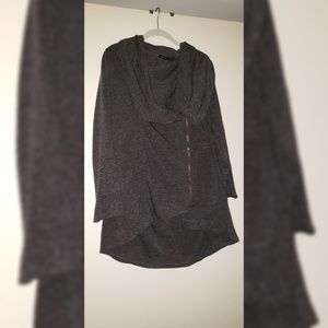 Airport greeting cardigan in charcoal